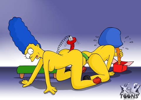 Marge and Milhouse's mom have lesbian sex